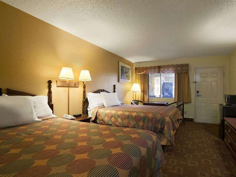 Super 8 By Wyndham Nashville Near Downtown / I-40 Kültér fotó